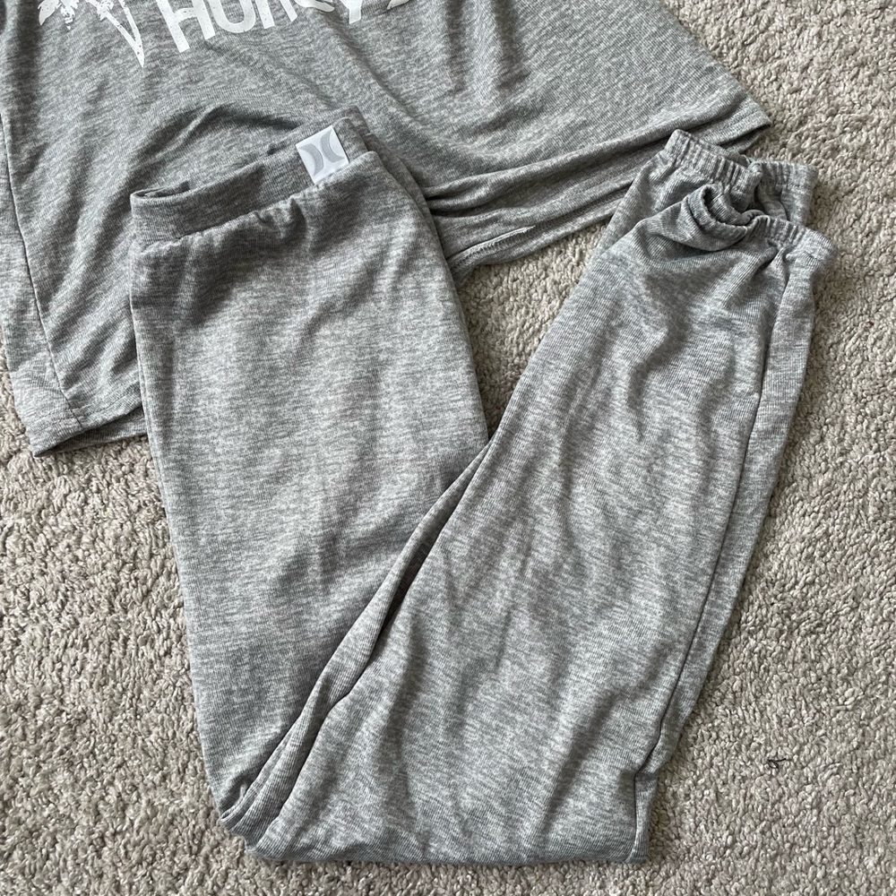 Hurley pajama set/Sweatpants and tank top